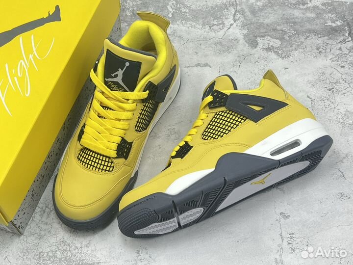 Jordan 4 Retro Lightning (2021)