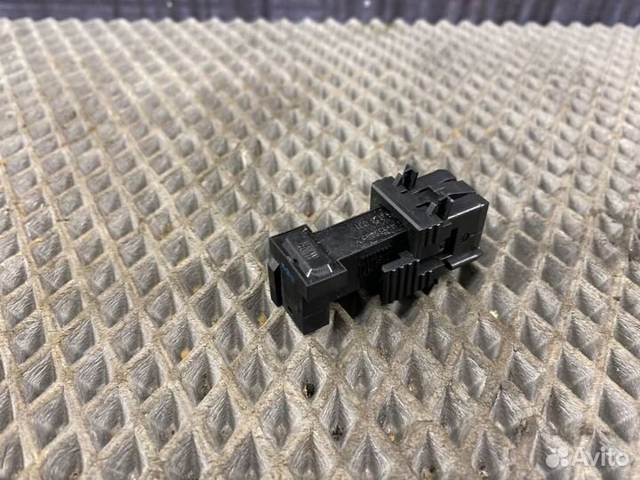 Концевик педали тормоза Bmw X5 E53 M54 2004