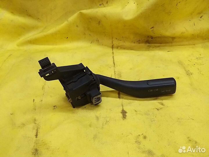 Переключатель поворотника Volkswagen