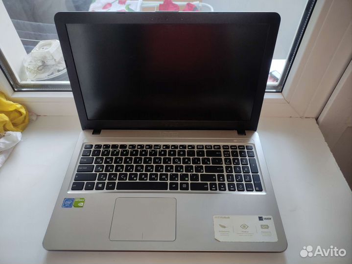 Ноутбук asus X540M