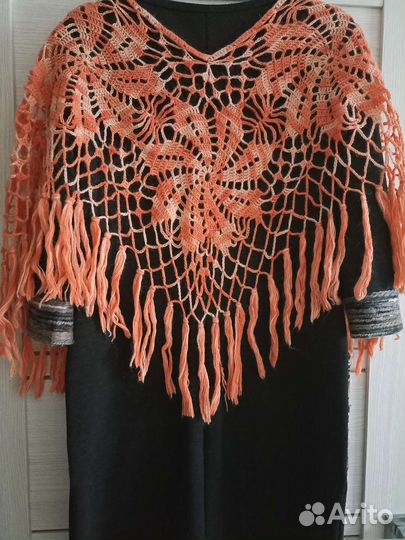 Шаль вязаная ажурная ручной вязки крючком