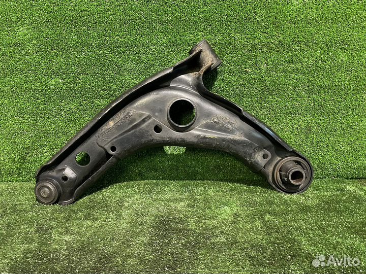Рычаг передний правый toyota vitz,ractis,porte