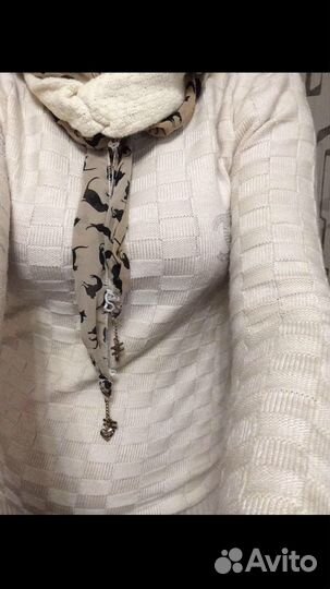 Свитер женский