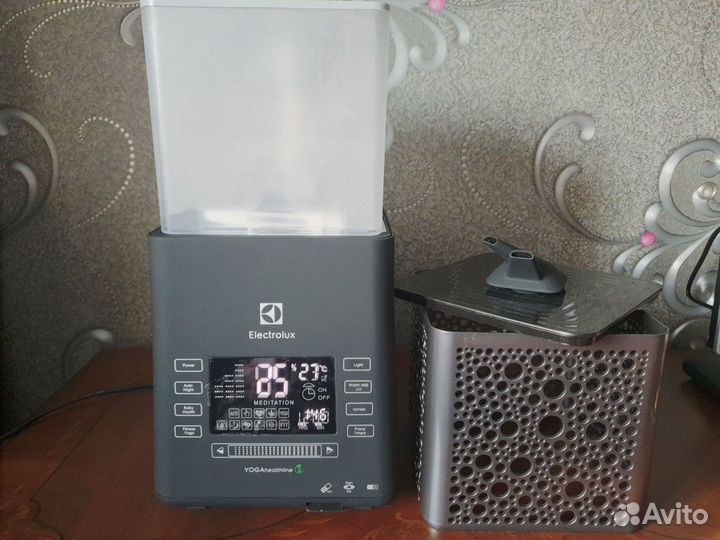 Увлажнитель воздуха Electrolux EHU-3810D