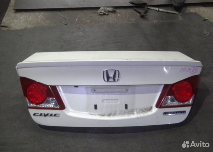 Крышка багажника Honda Civic 4D