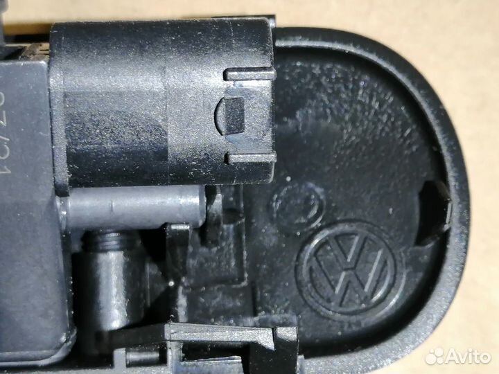 Форсунка омывателя 5G09559869B9 VW Tiguan