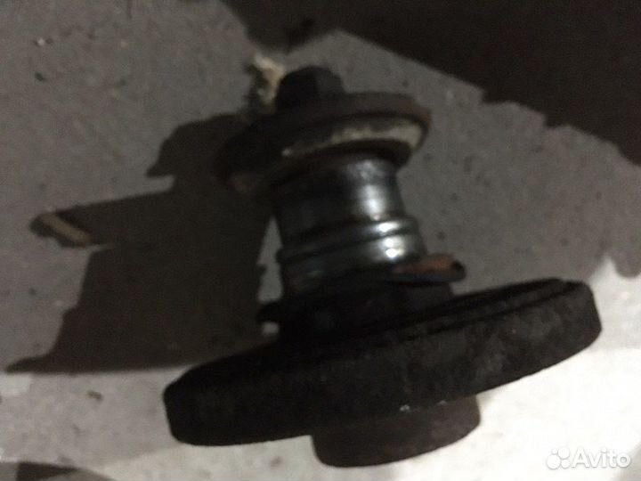 Ступица (кулак, цапфа) Volkswagen Transporter T4