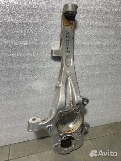 Кулак поворотный передний левый Mercedes-Benz