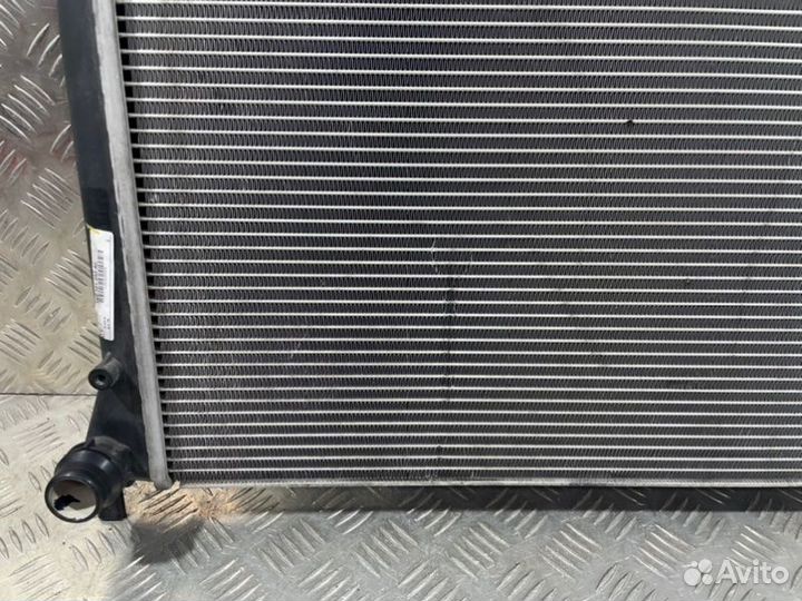 Радиатор охлаждения Volkswagen Passat B6 2.0 BVY