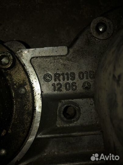 Крышка распредвала Mercedes-Benz W124