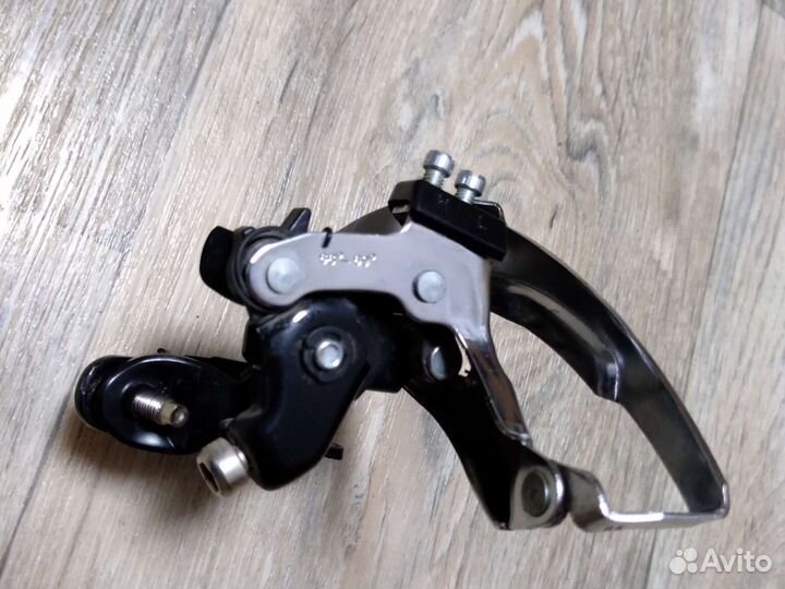 Передний переключатель скоростей Shimano Altus
