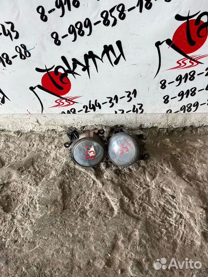 Туманка правая Mitsubishi Pajero 4