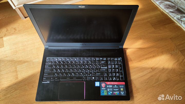 Игровой ноутбук MSI GS63 Stealth в упаковке