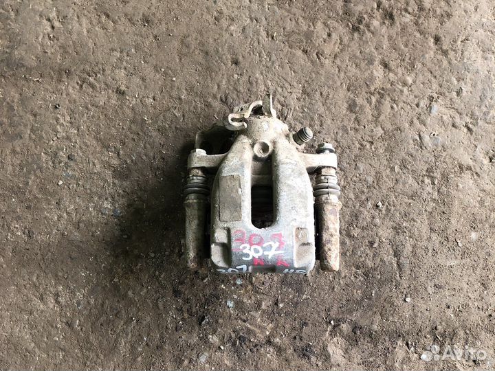 Peugeot 307 Суппорт