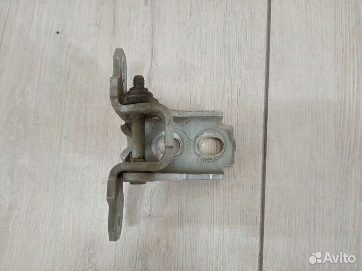 Петля двери Renault fluence Лев, Прав