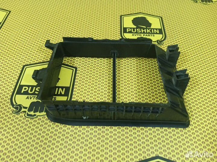 Дефлектор радиатора Renault Espace JR R9M 2017