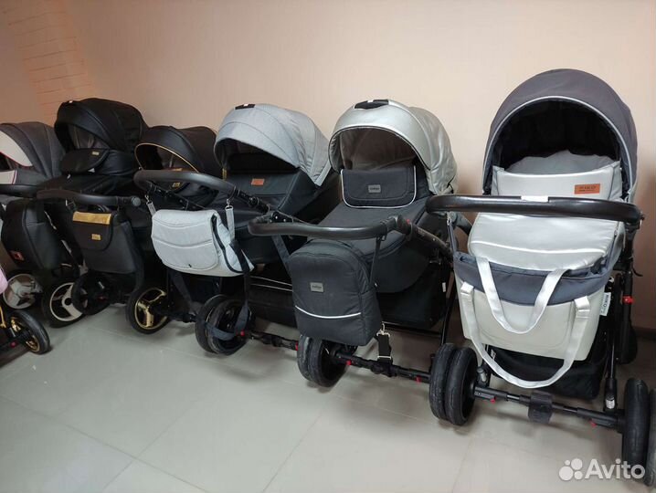 Коляска в серебре