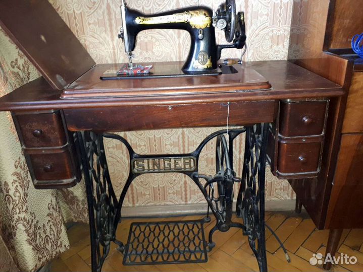 Швейная машина Singer