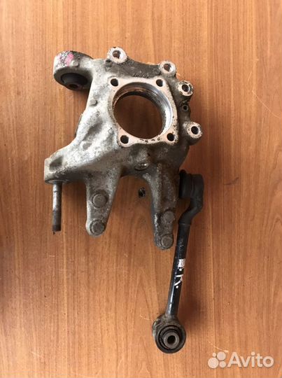 Кулак задний правый Honda Pilot 2