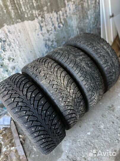 Nokian Tyres Hakkapeliitta 4 215/60 R16