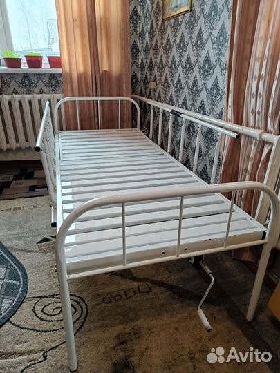 Медицинская кровать