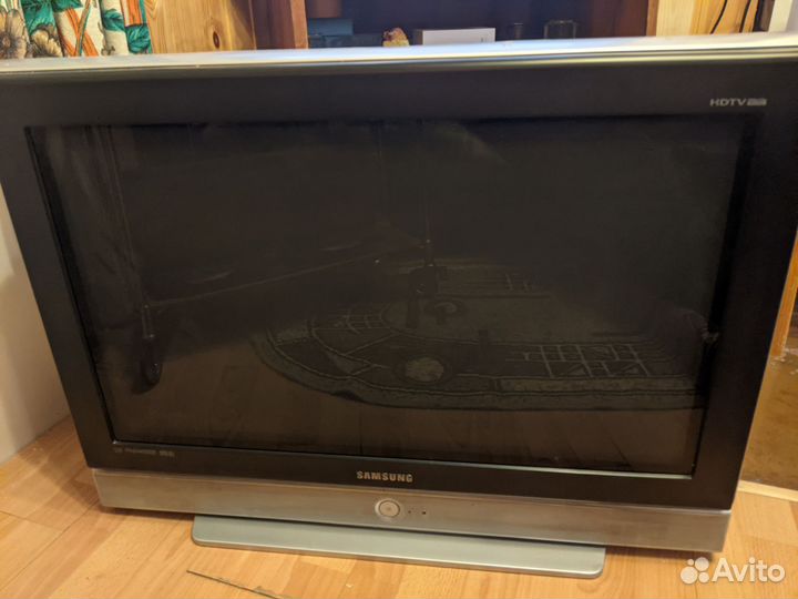 Телевизор Samsung ЭЛТ, показывает отлично
