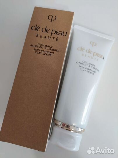 CLÉ DE peau beauté Очищающий скраб из глины