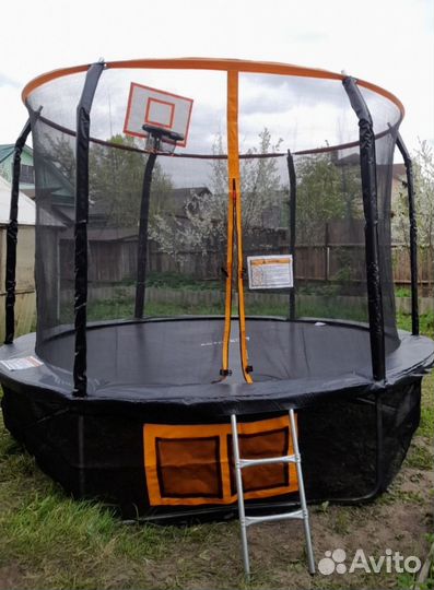 Батут 305 см с защитной сеткой и лесенкой