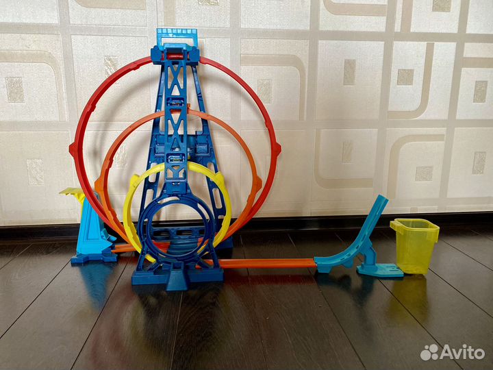 Hot wheels трек тройная петля