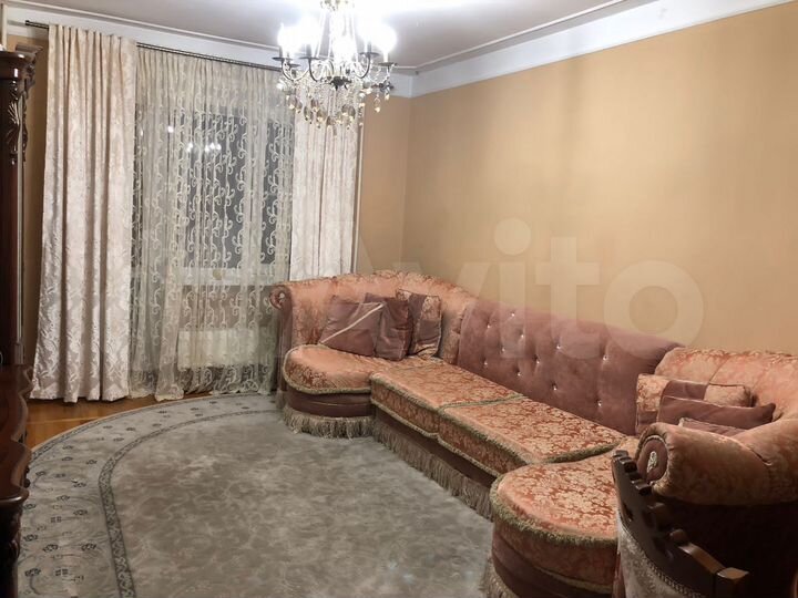 2-к. квартира, 53 м², 1/9 эт.