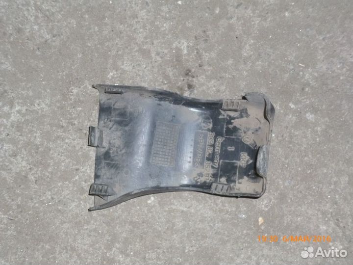 Пыльник петли двери багажника Фольксваген Пассат