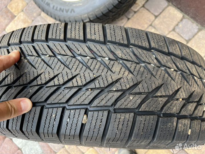 Centara Vanti Winter 215/60 R17