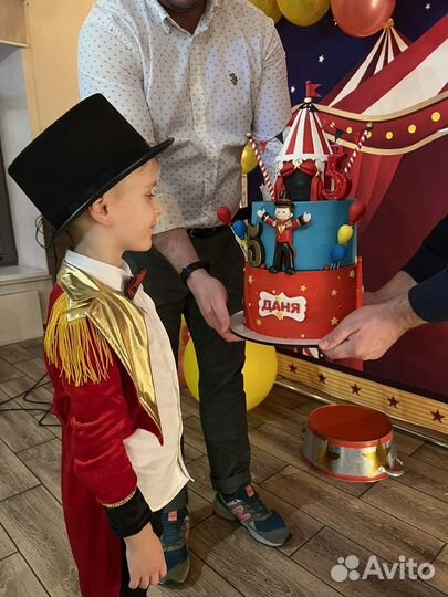 Фрак цирковой,цилиндр