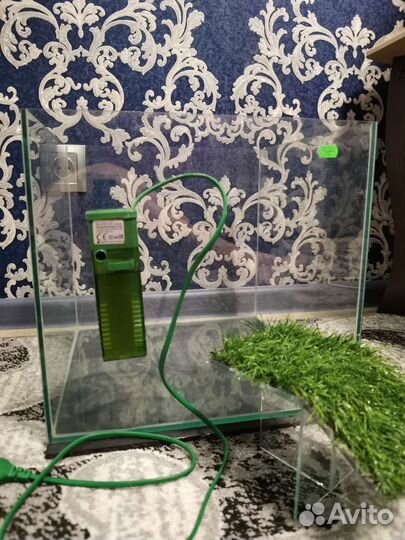 Аквариум с фильтром и мостиком