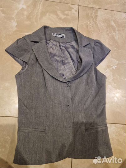 Жилетка в школу 46 р