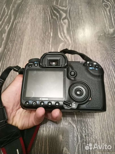 Зеркальный фотоаппарат canon 40d body б/у