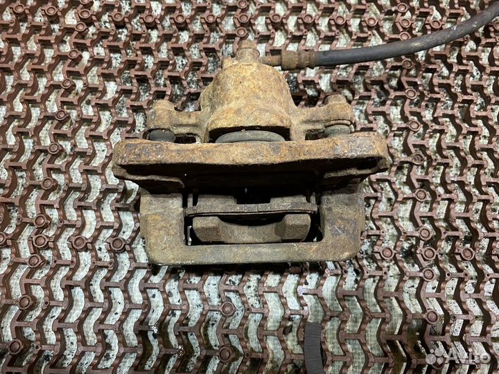 Суппорт задний правый Санта Фе 1 Hyundai Santa Fe