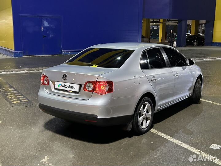 Volkswagen Jetta 1.6 AT, 2010, 188 766 км