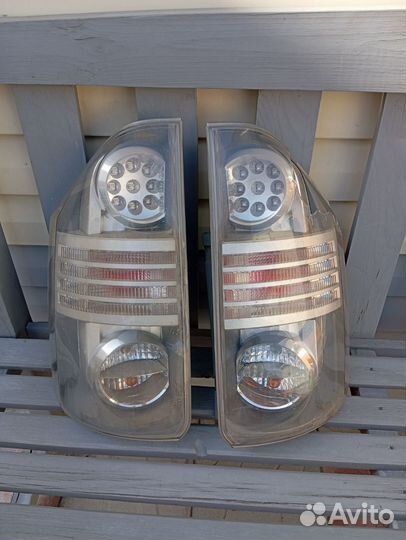 Задние фары, с toyota voxy