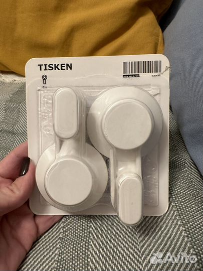 Крючки IKEA тискен на присоске