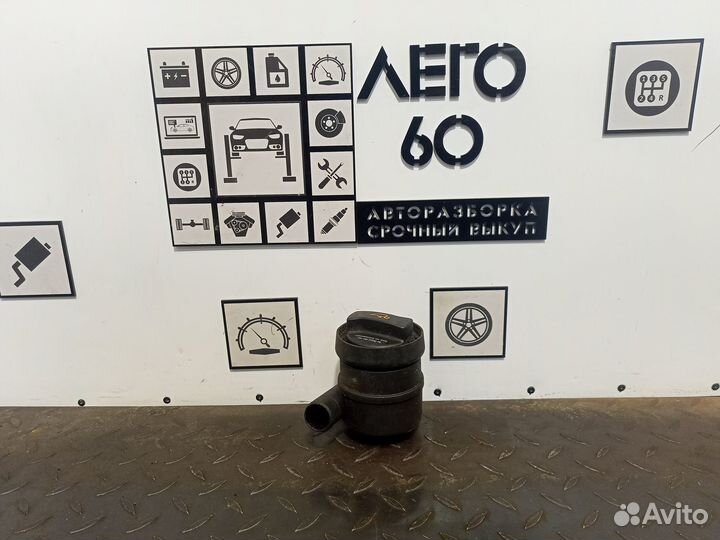 Клапан вентиляции картерных газов VW Golf 4