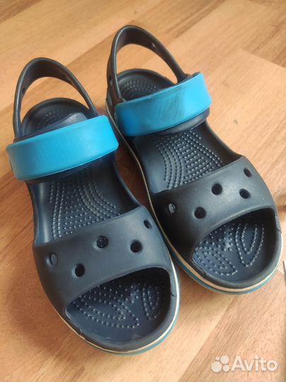Сандалии Crocs