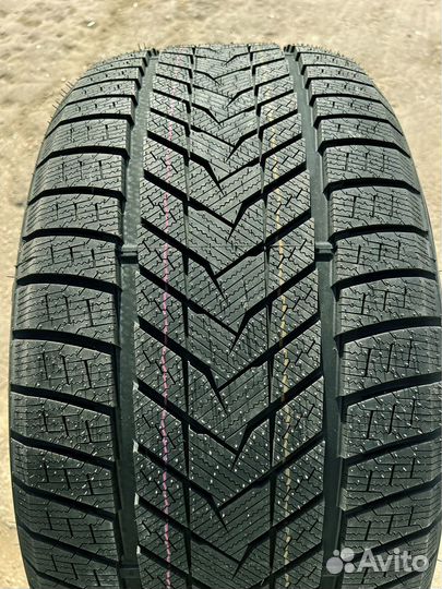 Sonix WinterXPro 999 315/40 R21 78T