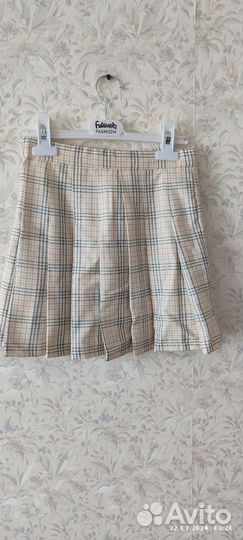 Школьная юбка, новая