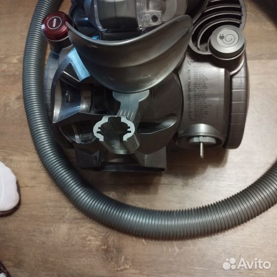 Пылесос Dyson DC 21
