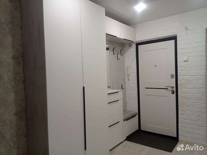 Гостиная, прихожая, кухня, кухонный гарнитур