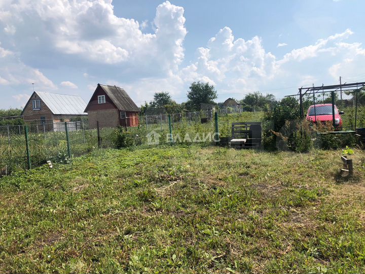 Дача 30 м² на участке 6 га