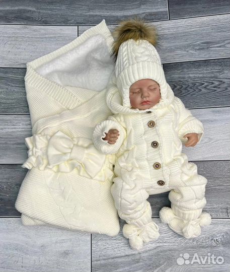 Зимний вязаный комплект на выписку