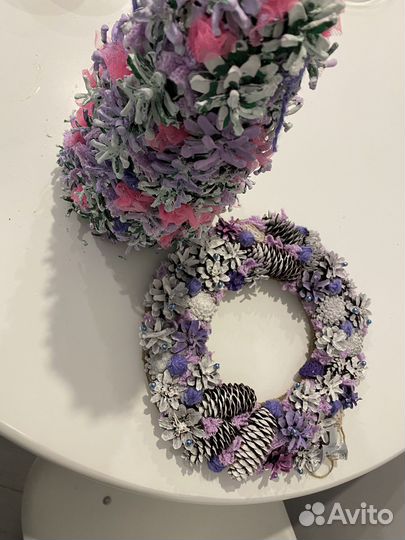 Венок из шишек елочка