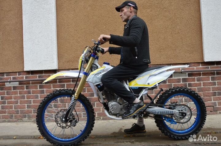 Мотоцикл ataki DR250